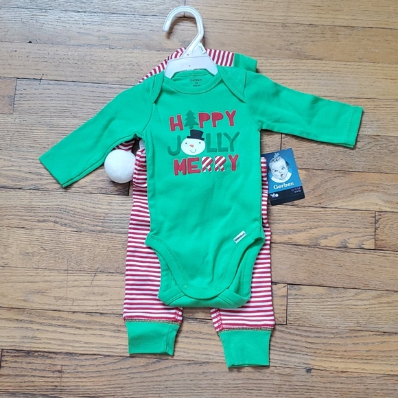 Gerber Other - Gerber Baby Three-Piece Holiday Set 0-3 Months